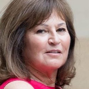 Meet your Posher, Elaine